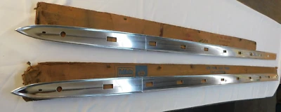 Nuevo de Lote Original Ford Galaxie 500 Cuarto Panel Base Molduras Borde Par 2 Puertas Foto 1 de 4