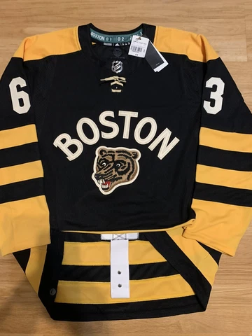 NWT Adidas Marchand Boston Bruins 2023 NHL Winter Classic Hockey Jersey Black 52 Cover
