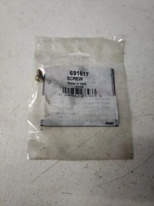Briggs & Stratton 691082 Screw 691617 OEM - Picture 1 of 3