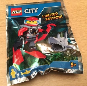 FIGURINE NEUF POLYBAG  LEGO CITY FOIL 951703 LE PLONGEUR ROUGE ET LE REQUIN - Picture 1 of 1