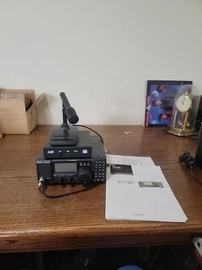 Icom IC-718 Ham Radio w/IT-100 Autotuner And Icom Sm-20 Microphone And Manual - Zdjęcie 1 z 6