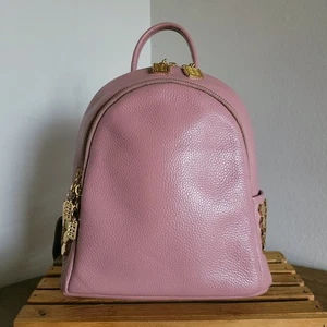 Boyatu Dusty Pink Rucksack Handtasche Gold Akzente Taschen verstellbare Träger - Bild 1 von 11