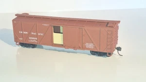 Unbranded, 40' Boxcar, Union Pacific. Good cond. HO Scale. Plastic wheels.No Box - Picture 1 of 8