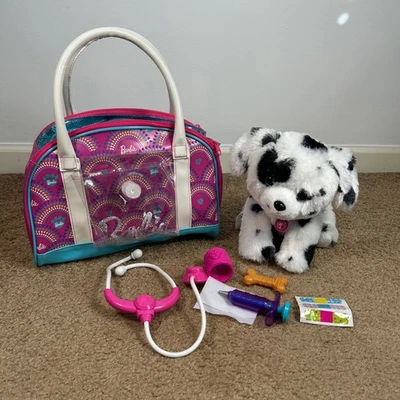 Barbie Abrazo y Beso Mascota Doctor Set con Dálmata y Accesorios ver descripción Foto 1 de 4