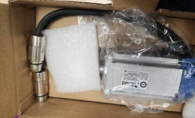 Servomotor Yaskawa SJME-04AMB41-OY nuevo 1 pieza Foto 1 de 2