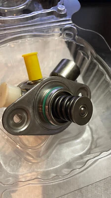 Bomba de combustible de alta presión Mercedes Benz CLA250 2014-2019 - OEM Benz reconstruido Foto 1 de 4