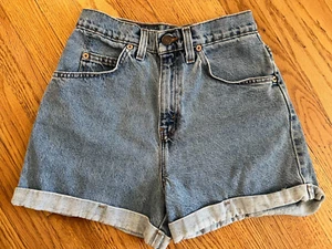 Jeans pantaloncino vintage anni 80 donna Levi's 910 taglio classico etichetta taglia 5 made in USA - Foto 1 di 15