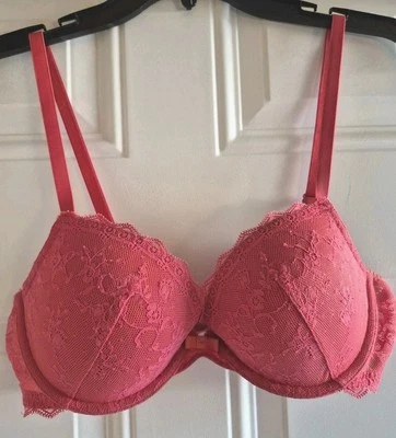 GAP BODY Bra - 36B - Padded, Underwire, Adj. Straps, Hook/Eye Back Close - Image 1 of 4