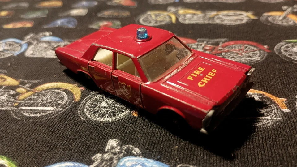 LESNEY NO#59-c,1966,FORD galaxie Fire Chief,vermelho com rodas pretas 1963 Lesney - Imagem 1 de 1