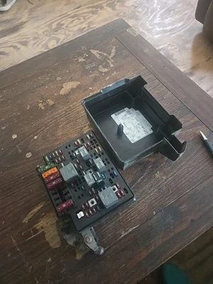 Chevrolet s10 Blazer 1999-2005 motor caja relé de fusibles 15328840 bloque de conexiones Foto 1 de 3