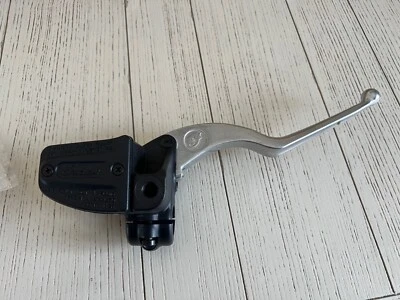 Nuevo cilindro maestro de freno derecho ABS Indian Scout Bobber 22 23 24 OEM 1913987-468 Foto 1 de 4