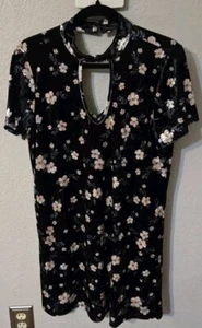 Kleid geblümt Damen groß schwarz Haken am Ausschnitt fehlen rustikal Prarie - Bild 1 von 8