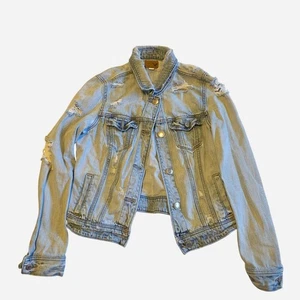 American Eagle Women’s Distressed Light Wash Denim Jacket Size Medium - Picture 1 of 8