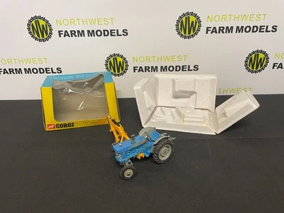 CORGI No 74 FORD 5000 SUPER MAJOR TRACTOR WITH HYDRAULIC SCOOP - Image 1 of 4