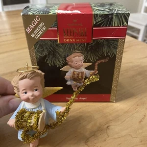 Hallmark Sparkling Angel Holiday Keepsake Ornament 1991 Flashing light Boxed - Picture 1 of 3