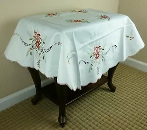 51'' Round White Embroidered Christmas Red Poinsettia Polyester Tablecloth - Picture 1 of 6