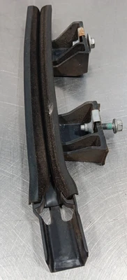 CHEVROLET VOLT 2012 LEFT REAR DRIVER BACK WINDOW RUN CHANNEL REARWARD 22785497 - Image 1 of 4