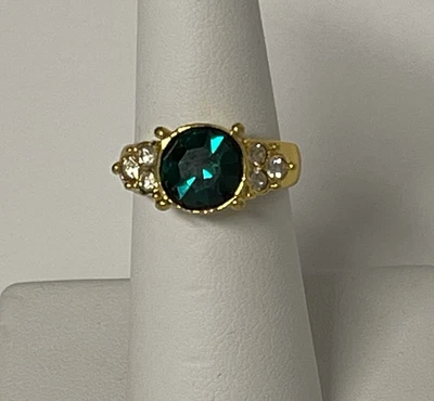 Anillo MONET Damas Tono Dorado Talla 6.5 Estrás Verde y Transparente Foto 1 de 4
