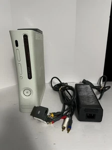 Console e fili ufficiali Microsoft Xbox 360 60GB! ~ Funziona benissimo! Spedizione veloce! - Foto 1 di 6