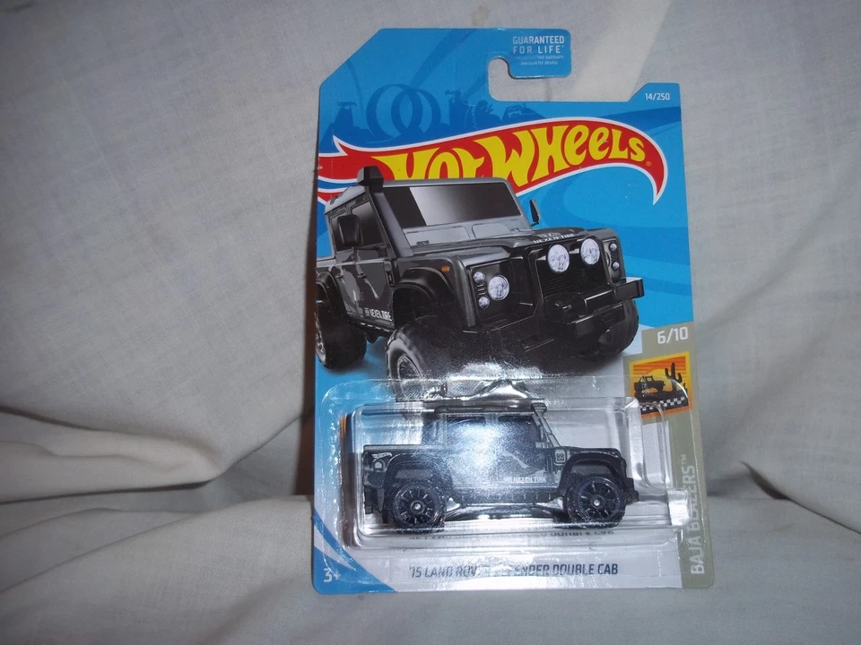 Hotwheels Baja Blasters '15 Land Rover Defender doble cabina Foto 1 de 1