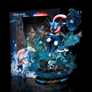 Cartoon Monsters Greninja Figur mit LED Szene Modell Spielzeug Sammlung Geschenk 32cm - Bild 1 von 9