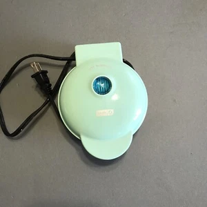 DASH Mini Pie Maker Blue - Picture 1 of 6