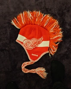 Detroit Red Wings Winter Ski Mütze mit Bändern und Fransen Größe Jungen 8-20 - Bild 1 von 6