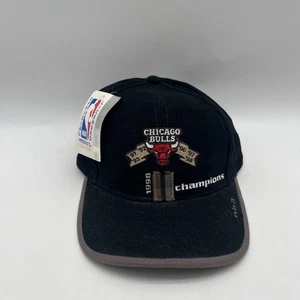 VINTAGE 1998 CHICAGO BULLS - NBA WORLD CHAMPIONSHIP HAT - MICHAEL JORDAN LOGO 7 - Bild 1 von 8