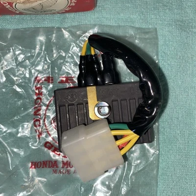 NOS Honda CB 350 400 500 CB550 550 750 Rectifier Assembly Original 31700 333 008 Foto 1 de 4