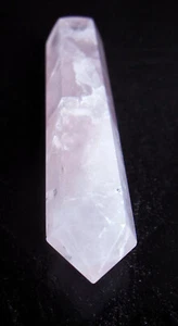 Natural Pink Rose Quartz Crystal Point Wand Obelisk Healing Stone Rock 6-7cm UK - Picture 1 of 3