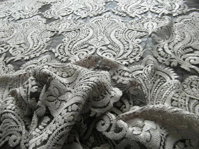 hochwertiger Paillettenstoff Paillettenstickerei beige-schwarz 1,12 x 1,70 Meter - Bild 1 von 4