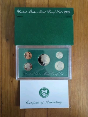 NEW 1997 US United States Mint Coin Proof Set w/ Case & Paperwork Uncirculated - Image 1 of 2