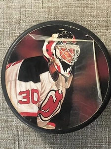 1996 MARTIN BRODEUR VINTAGE NEW JERSEY DEVILS NHL NHLPA PUCK - Bild 1 von 5