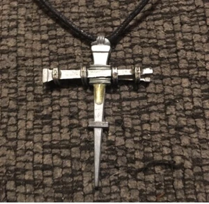 "Collar de cadena con cordón colgante de cruz de uñas con medalla de 22"" pulgadas para hombre" - Imagen 1 de 2