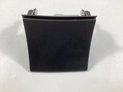 2011 - 2015 MERCEDES BENZ C300 ЗАДНЯЯ ЦЕНТРАЛЬНАЯ КОНСОЛЬ ПЕПЕЛЬНИЦА A2048100130 OEM. - Изображение 1 из 4