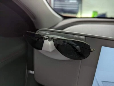 Soporte magnético para gafas de sol Hyundai Ioniq 5 Foto 1 de 4