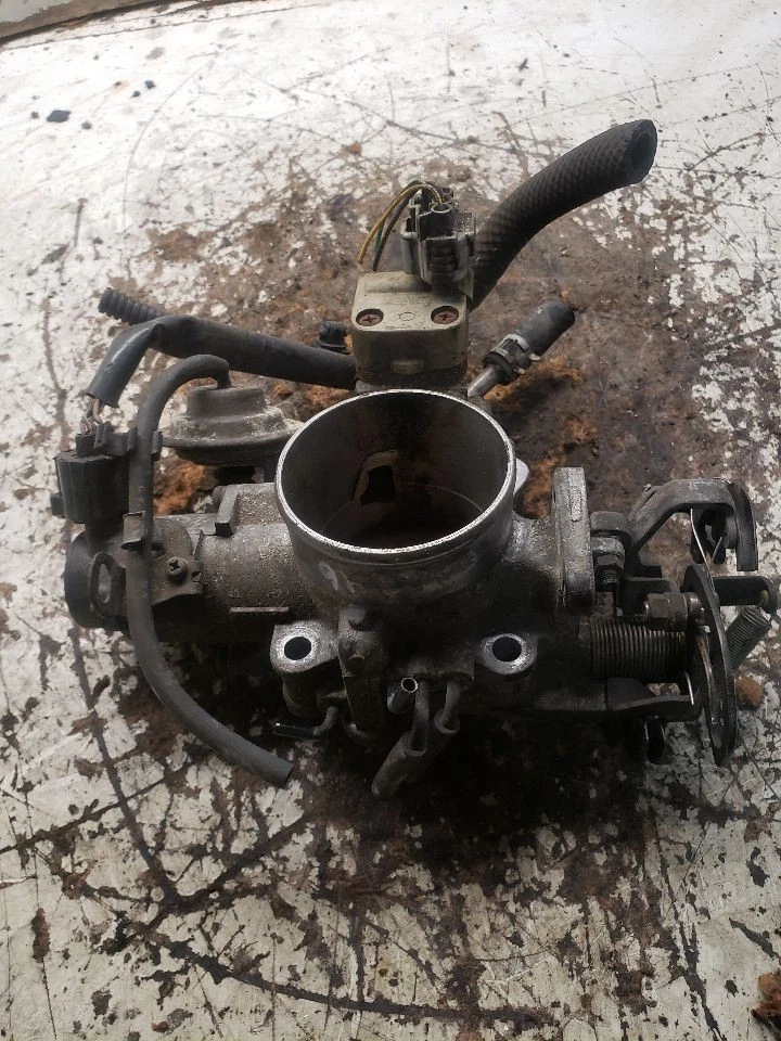 Cuerpo del acelerador 1MZFE motor federal compatible con 94-95 LEXUS ES300 1367561 Foto 1 de 4