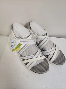 BareTraps Gracee Sandals Comfort Outdoor White Ivory 7.5M - Picture 1 of 5
