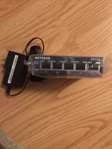 NETGEAR GS105 V5 PROSAFE 5 PORT GIGABIT SWITCH WITH POWER ADAPTER - Picture 1 of 4