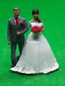  Scale 3D 00 gauge figures  handpainted bride and groom 