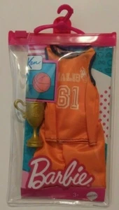 Barbie Ken Fashions orange Basketball Trikot und Shorts mit Pokal - Bild 1 von 2
