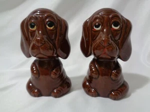 Adorable Vintage Brown Bloodhound Dogs Salt & Pepper Shakers - Picture 1 of 13