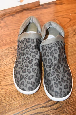 Clarks Cloudsteppers Washable Knit Booties - Adella Pine size 8.5M — 第 1/4 张图片