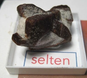 ein super Stück mit seltenem Staurolith aus Lovorezo auf der Kola Russland - Bild 1 von 4