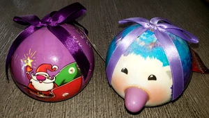 2 NUEVAS BOLAS DE LUZ DE NAVIDAD NUEVAS CON ETIQUETAS TWINKLING TREASURES SANTA RENO OSO POLAR - Imagen 1 de 2