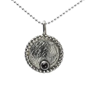 Colgante redondo de plata con ónix - Imagen 1 de 1