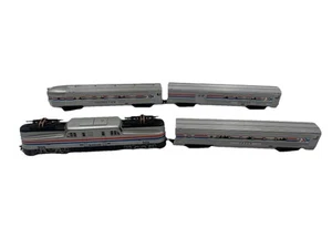 Tyco Ho Scale Amtrak Streamline Silver Coach Combine Observation Cars Set - Picture 1 of 15