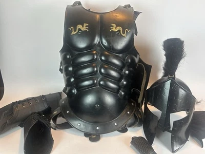Набор доспехов средневекового спартанского рыцаря — металлическая кираса, шлем с гербом и кронштейнами - Изображение 1 из 4