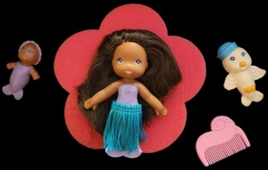¡De colección! Kenner Sea Wees Tropigals Púrpura Sirena Perla Bebé Escala Barranco Esponja Peine - Imagen 1 de 24