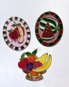 Juego de 3 atrapasoles de plástico vintage imitación vitral fruta manzana sandía etc. - Imagen 1 de 14